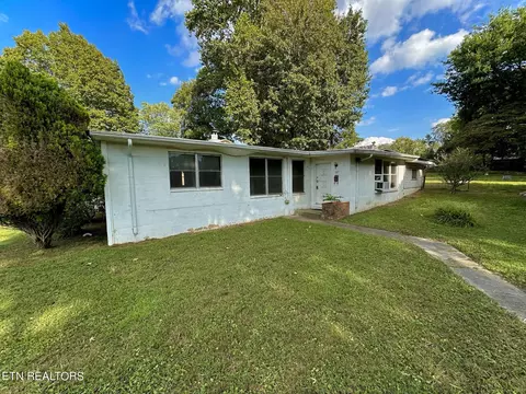 163 S Purdue Ave, Oak Ridge, TN 37830