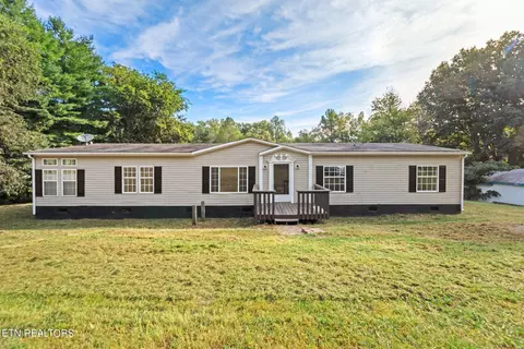 206 Half Moon Rd, Oliver Springs, TN 37840