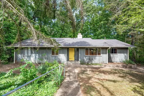 104 Oak Ln, Oak Ridge, TN 37830