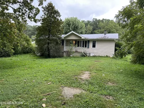 2120 Meadowview Dr, Jamestown, TN 38556