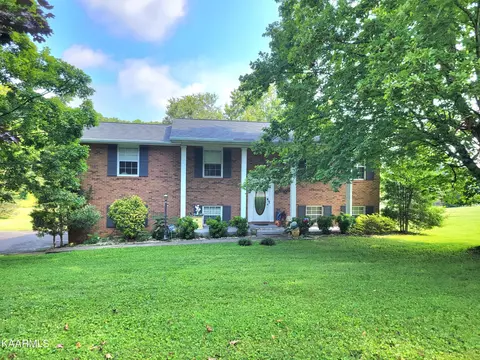 200 Lakeview Ln, Oak Ridge, TN 37830