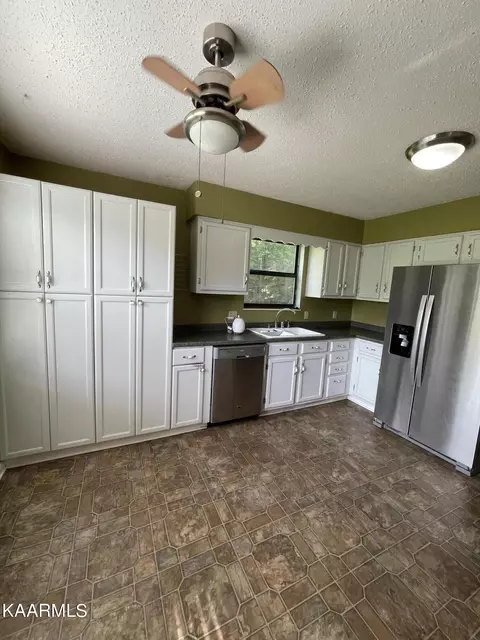 330 S Apache Rd, Clinton, TN 37716 photo 13