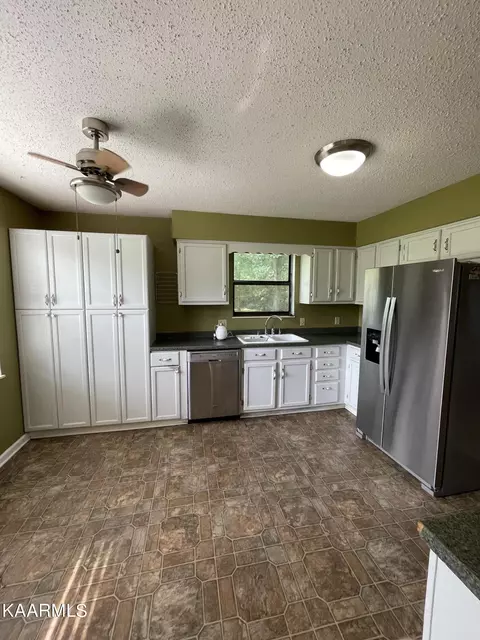 330 S Apache Rd, Clinton, TN 37716 photo 12