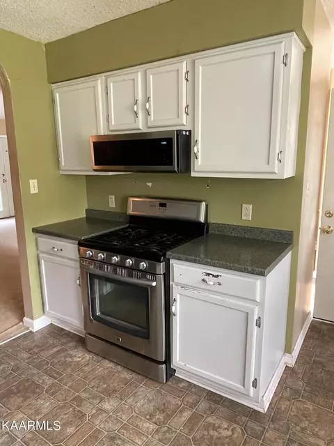 330 S Apache Rd, Clinton, TN 37716 photo 10