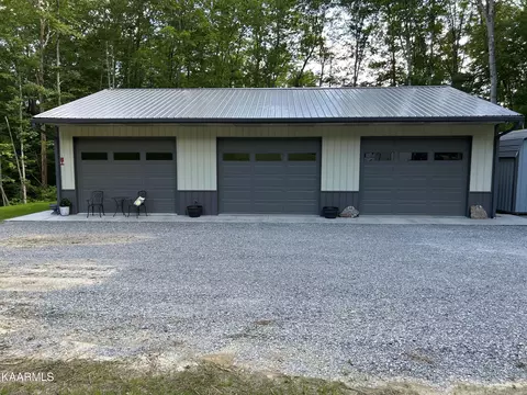 1016 Laurel Woods Dr, Jamestown, TN 38556