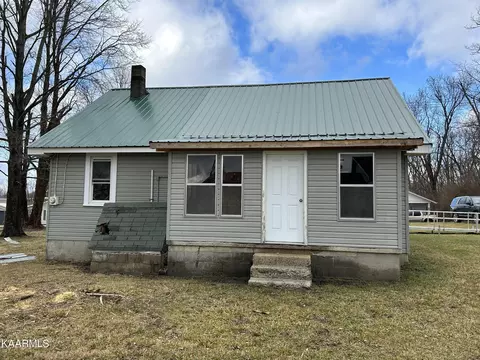 109 E Wright Ave, Jamestown, TN 38556 photo 4