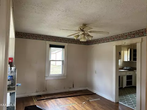 109 E Wright Ave, Jamestown, TN 38556 photo 8