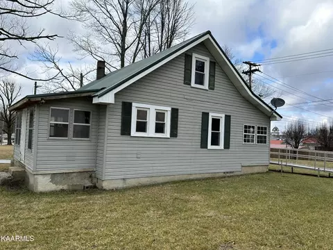 109 E Wright Ave, Jamestown, TN 38556 photo 3