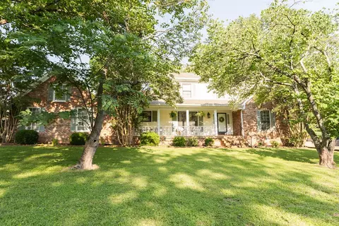 120 Jefferson Dr, Hendersonville, TN 37075