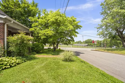 Exterior - 400 Connell St, Springfield, TN 37172 photo 9 of 18