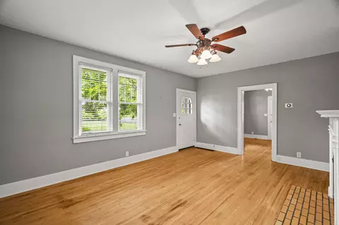 Living - 400 Connell St, Springfield, TN 37172 photo 5 of 6