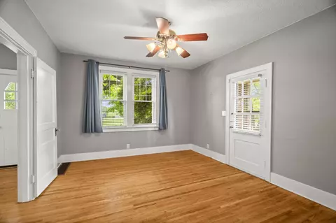 Living - 400 Connell St, Springfield, TN 37172 photo 3 of 6