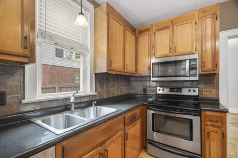 Kitchen - 400 Connell St, Springfield, TN 37172 photo 3 of 5