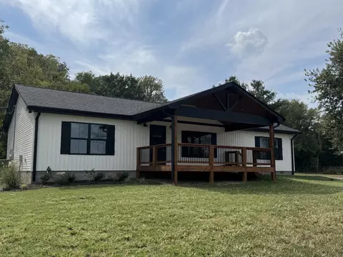 3943 Fykes Grove Rd, Cedar Hill, TN 37032