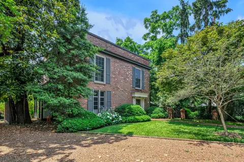 9 Peach Blossom Sq, Nashville, TN 37205