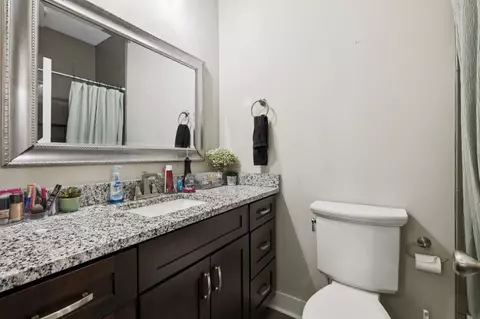 Bath - 121 Regency Ln, Dickson, TN 37055 photo 3 of 6