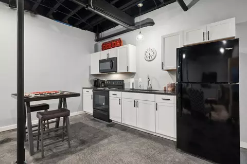 Kitchen - 121 Regency Ln, Dickson, TN 37055 photo 5 of 5