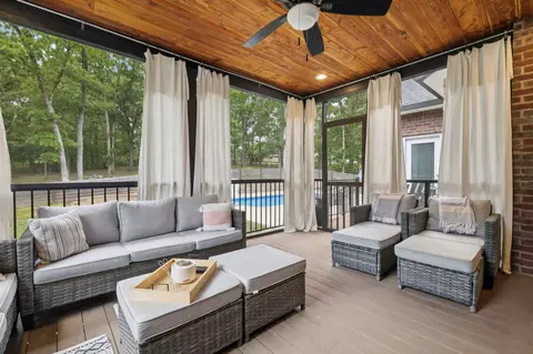 Exterior - 121 Regency Ln, Dickson, TN 37055 photo 5 of 13