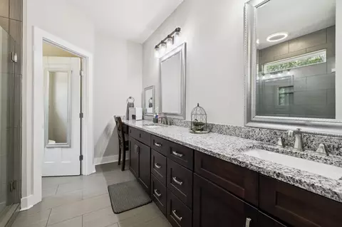Bath - 121 Regency Ln, Dickson, TN 37055 photo 1 of 6