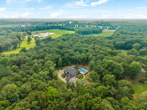 View/Area - 121 Regency Ln, Dickson, TN 37055 photo 4 of 5
