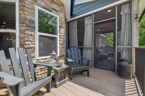 Exterior - 121 Regency Ln, Dickson, TN 37055 photo 7 of 13