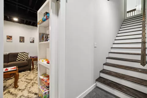 Entry Way - 121 Regency Ln, Dickson, TN 37055 photo 8 of 10