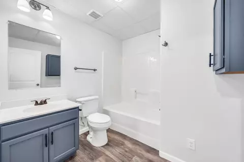 Bath - 4510 Akin Rd, Cunningham, TN 37052 photo 9 of 10