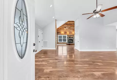 Entry Way - 4510 Akin Rd, Cunningham, TN 37052 photo 1 of 5