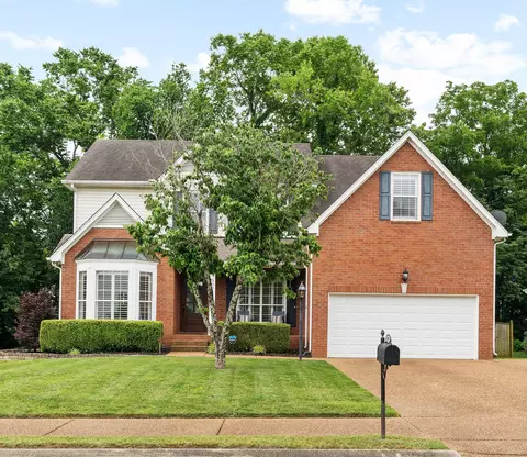 5005 Stonemeade Dr, Nashville, TN 37221