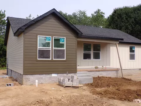 921 Forrest Ave, Smithville, TN 37166
