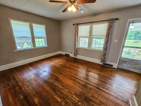 1105 Normandy Rd, Normandy, TN 37360 photo 9