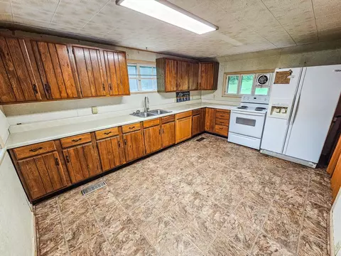 1105 Normandy Rd, Normandy, TN 37360 photo 12