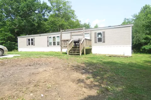 3717 Hillwood St, Monterey, TN 38574