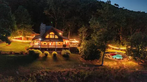 786 Tanglewood Hill Rd, Pikeville, TN 37367