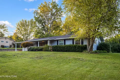 7601 SW Kingsbury Dr, Knoxville, TN 37919