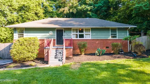 129 Royal Heights Dr, Knoxville, TN 37920