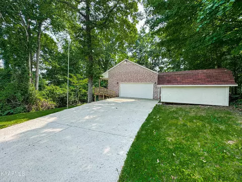 401 Den Ln, Heiskell, TN 37754 photo 2
