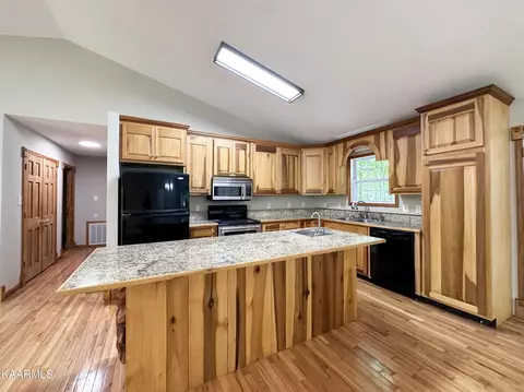 401 Den Ln, Heiskell, TN 37754 photo 14