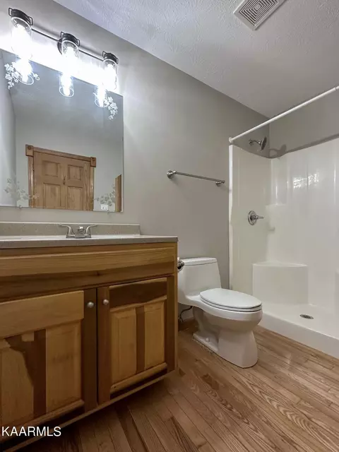 401 Den Ln, Heiskell, TN 37754 photo 21