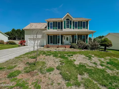 7512 Windy Knoll Dr, Knoxville, TN 37938