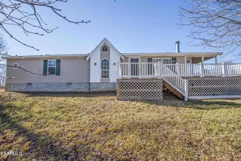 562 Verdun Rd, Oneida, TN 37841 photo 2
