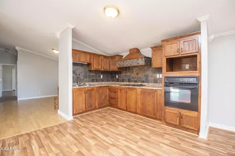 562 Verdun Rd, Oneida, TN 37841 photo 11