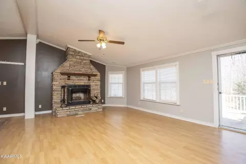 562 Verdun Rd, Oneida, TN 37841 photo 9