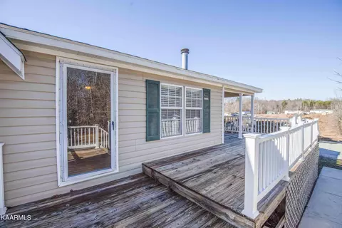 562 Verdun Rd, Oneida, TN 37841 photo 5