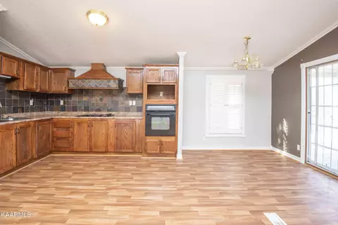 562 Verdun Rd, Oneida, TN 37841 photo 12