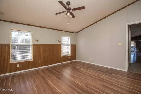 562 Verdun Rd, Oneida, TN 37841 photo 17