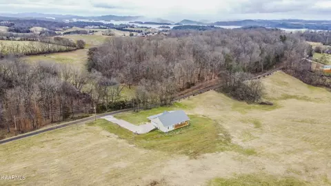 484 Combs Rd, Rutledge, TN 37861 photo 3