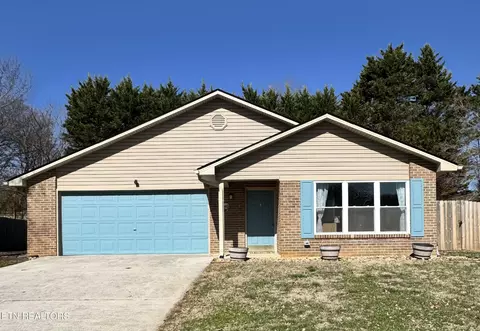 2533 Cinema Dr, Maryville, TN 37804