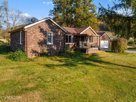 4110 Roberts Rd, Corryton, TN 37721