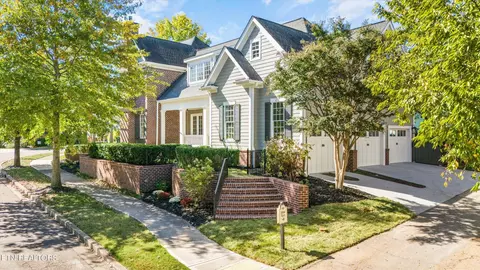 9511 Clingmans Dome Dr, Knoxville, TN 37922